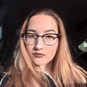 Meet your Posher, Jade